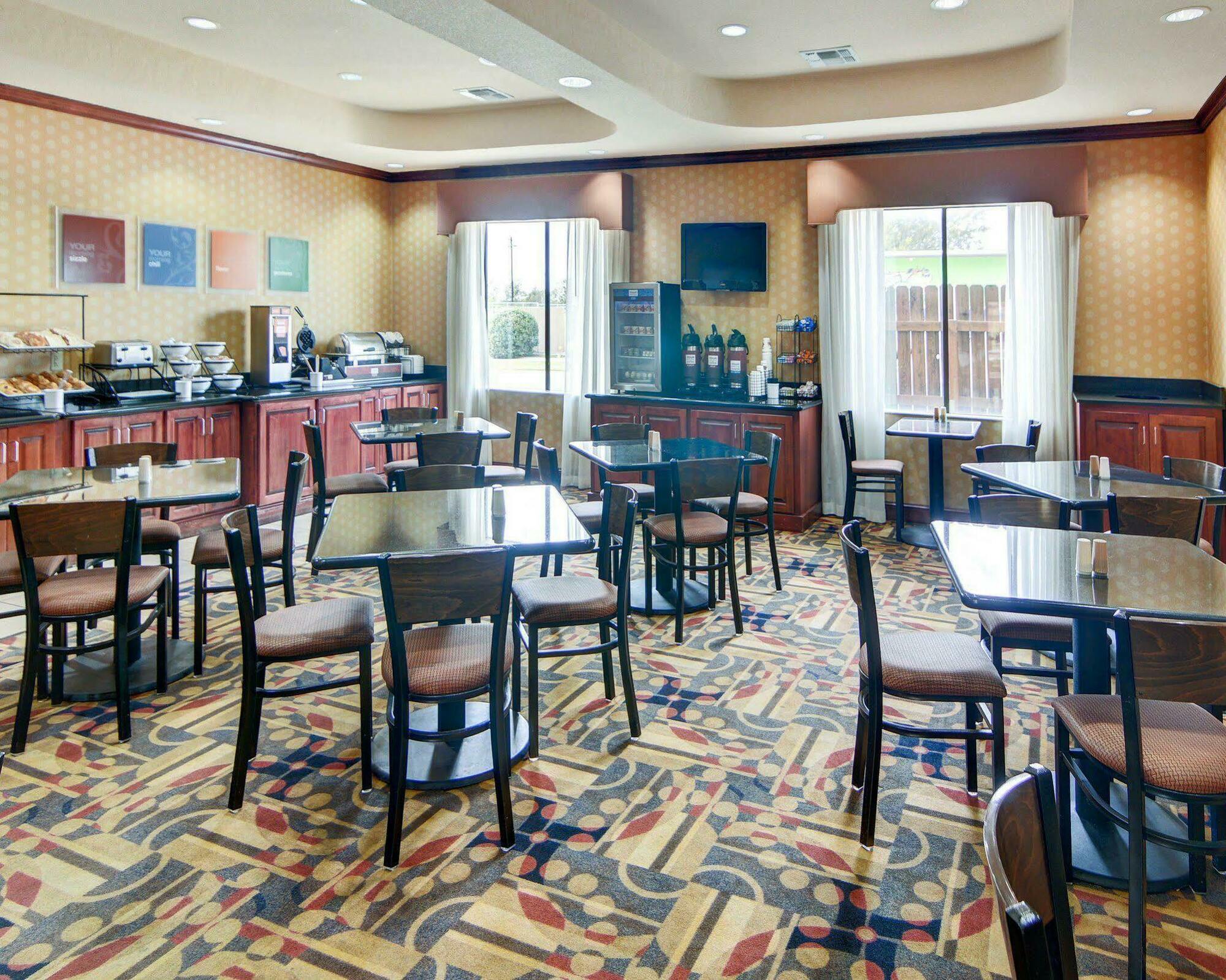 Comfort Near Unt 3* Denton
