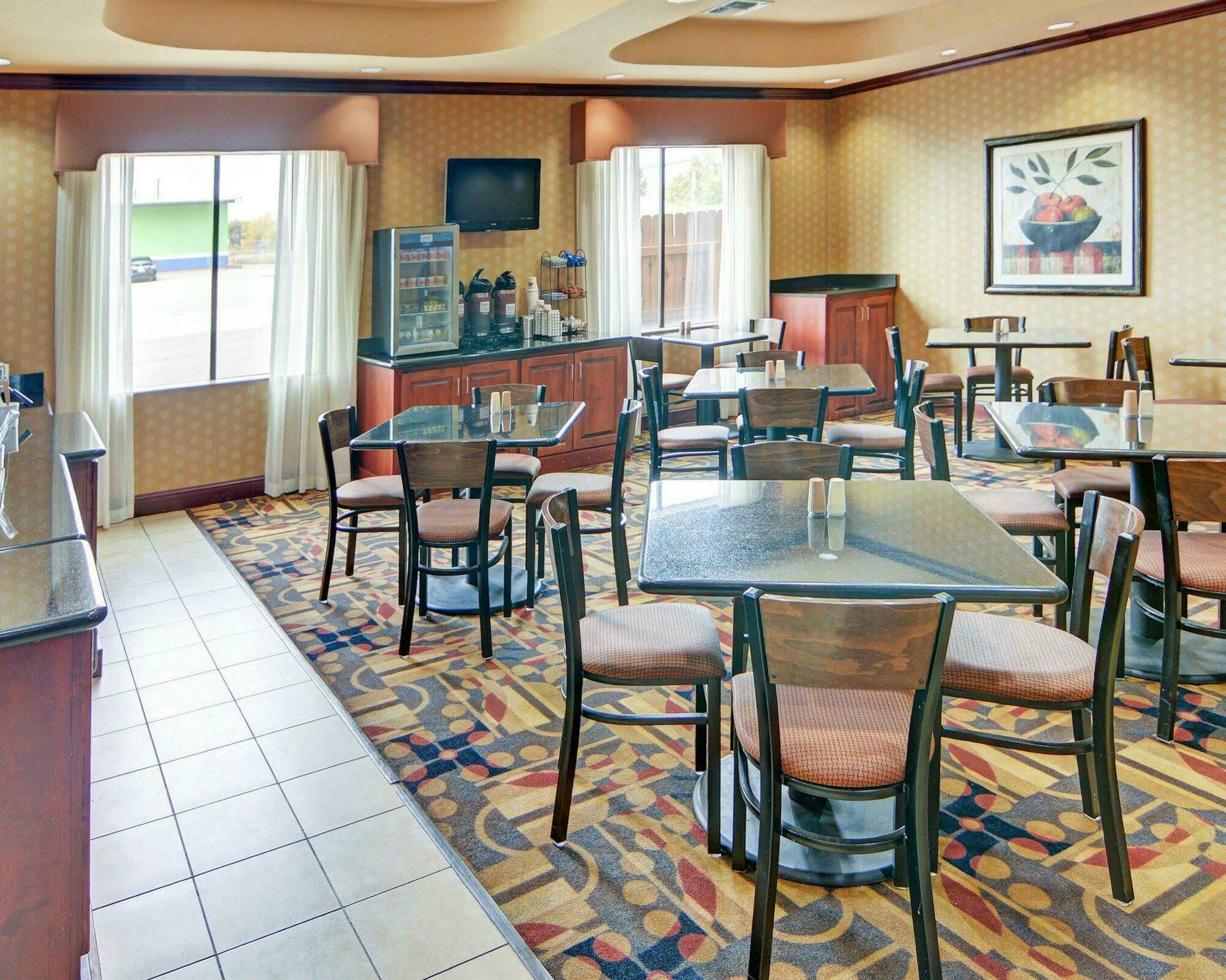 Comfort Near Unt 3*