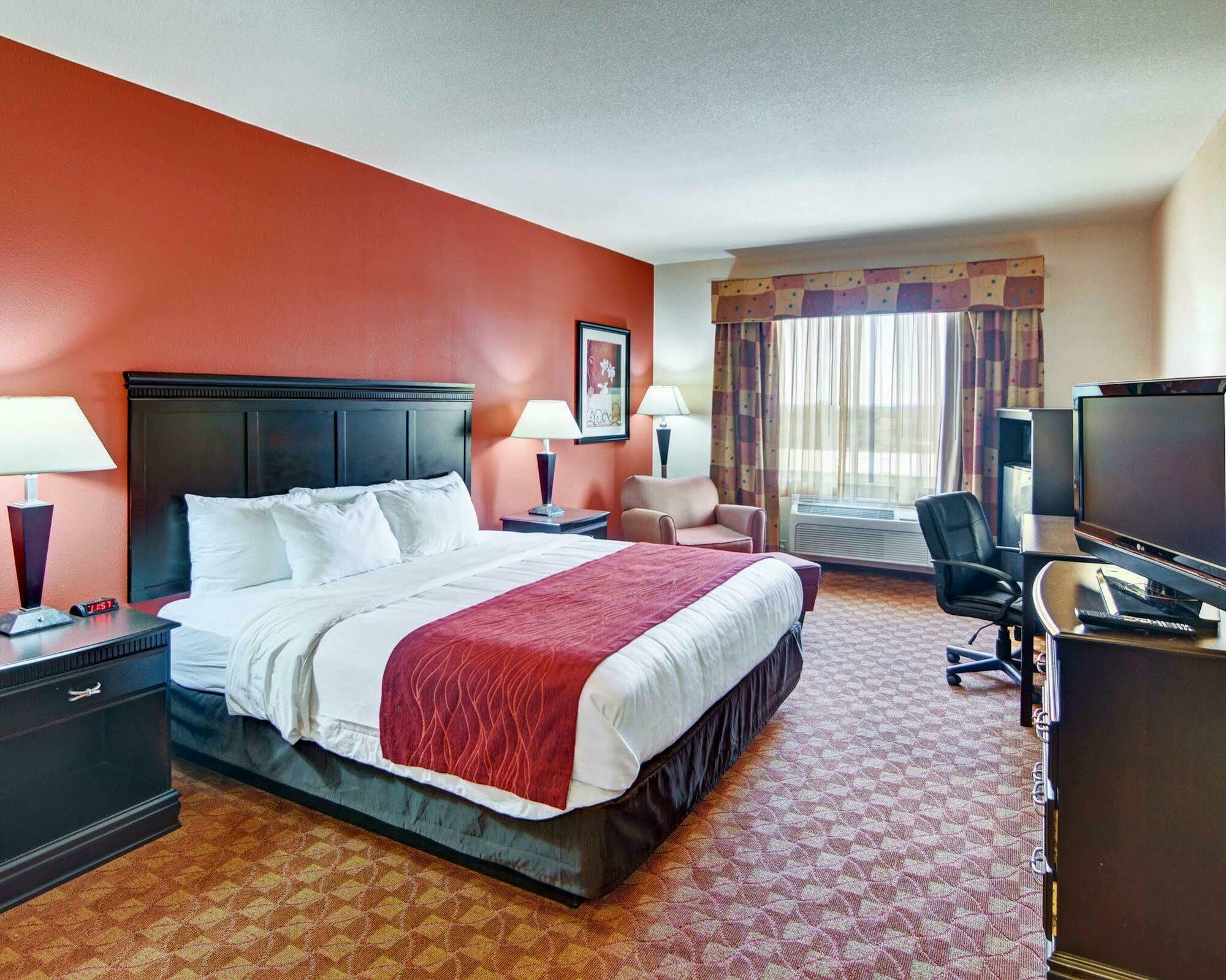 Comfort Near Unt 3*